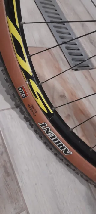 Montanbike scott scale 940 carbono