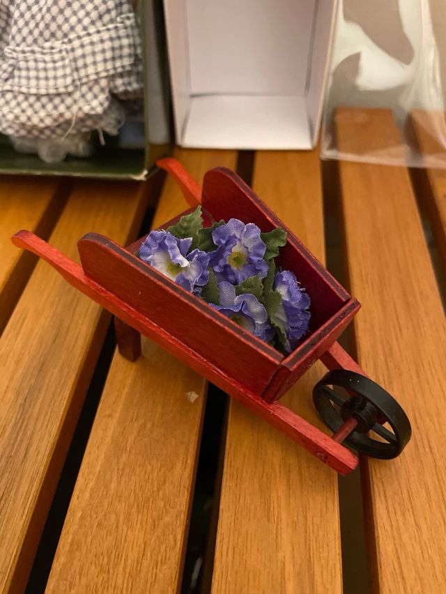 Bambola in porcellana della collezione Victorian Dolls