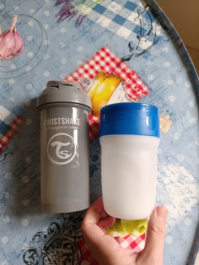Vaso de aprendizaje y botella bebe
