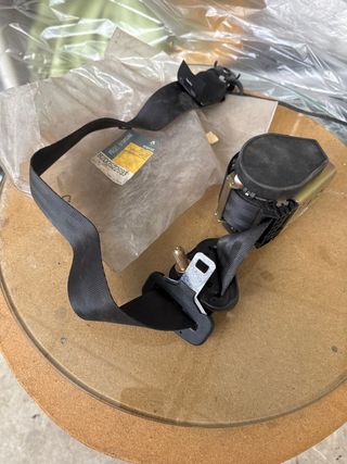 Cinturon Trasero Renault kangoo