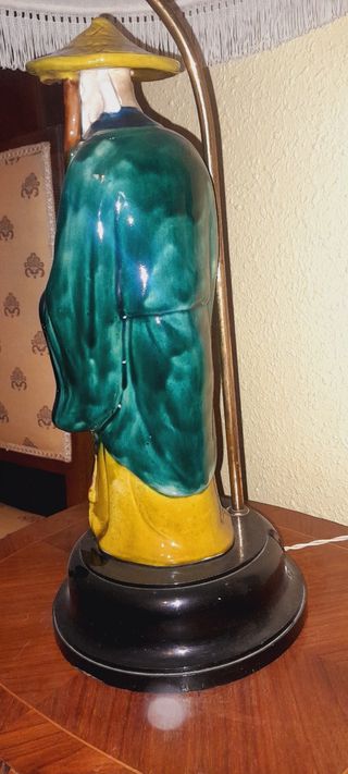 Lámpara de mesa antigua 