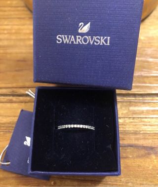Anillo Swarovski plateado con circonitas