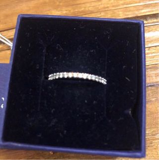Anillo Swarovski plateado con circonitas