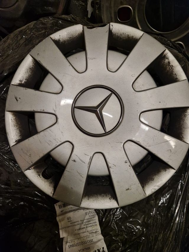 Tapacubo de rueda original de Mercedes-Benz