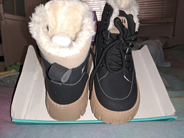 Botas forro térmico, suela gruesa T 35