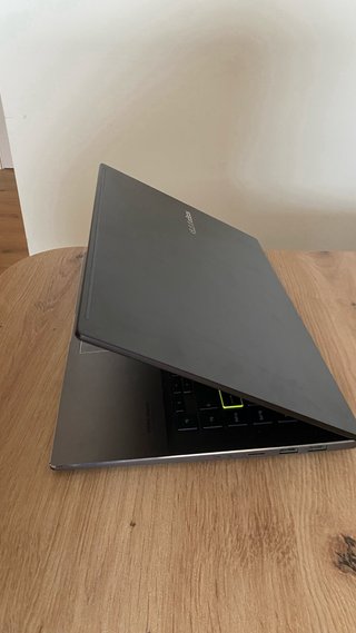 ASUS VivoBook  Como Nuevo Poco Uso
