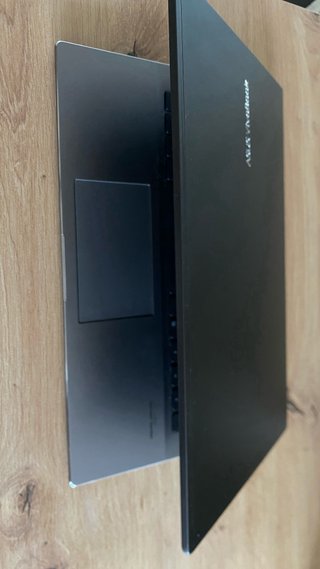 ASUS VivoBook  Como Nuevo Poco Uso