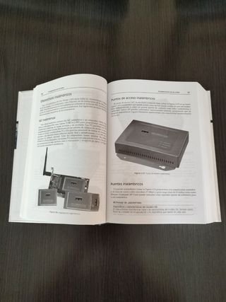 Guia de Primer Año CCNA 1 y 2 - 3ra Edicion (Spanish Edition)