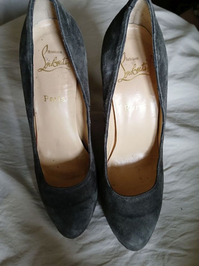 Zapatos tacón ante gris