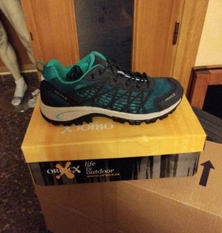 Zapatilla trekking