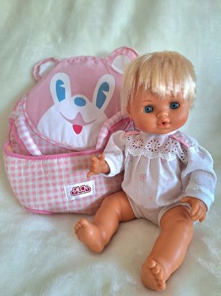 Muñeca y portabebés "Falca"