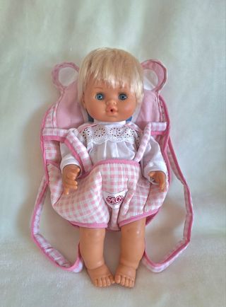 Muñeca y portabebés "Falca"