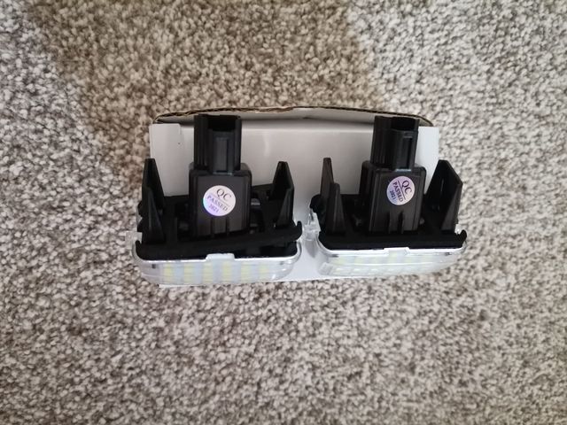 Luzes de matricula novas