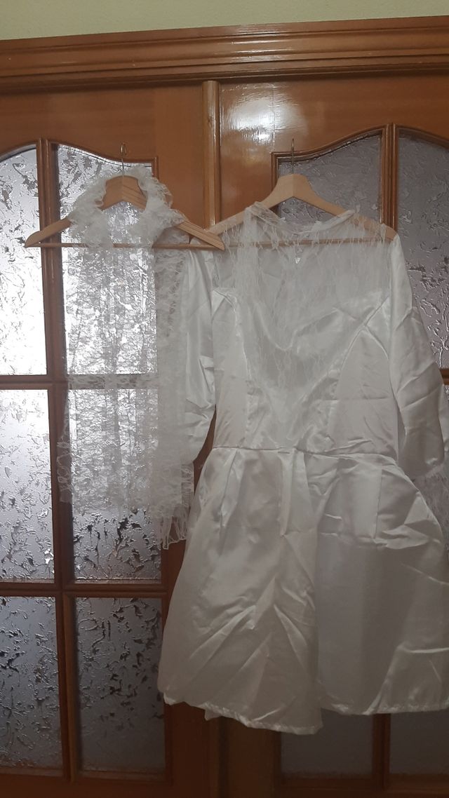 Disfraz de novia con tocado y cinto. Oferta.