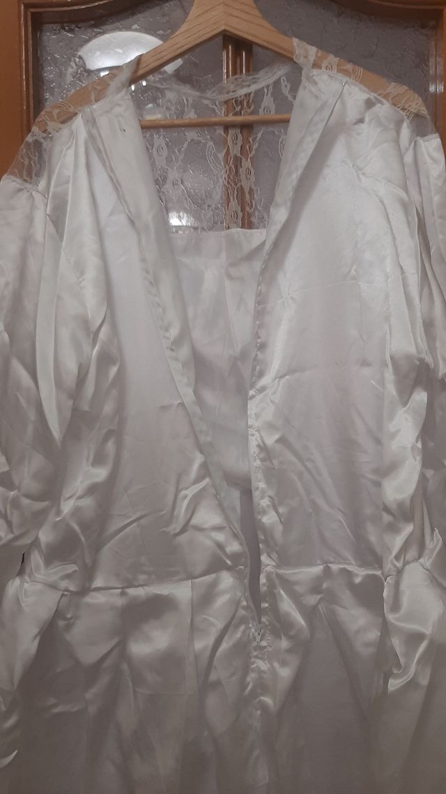 Disfraz de novia con tocado y cinto. Oferta.