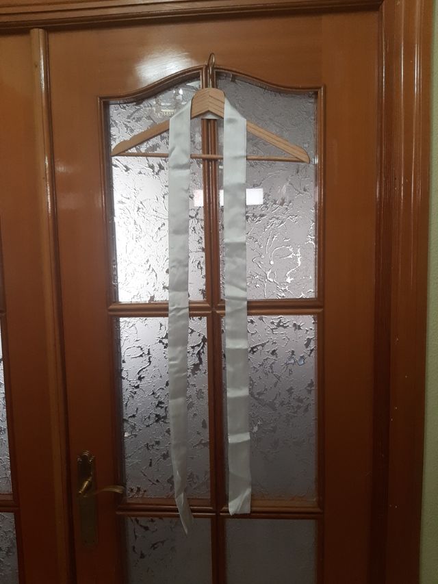 Disfraz de novia con tocado y cinto. Oferta.