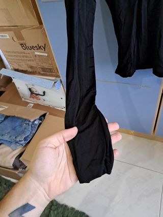 Blusa negra de espalda abierta