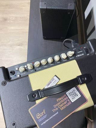 Amplificador de Guitarra Cort CM30R