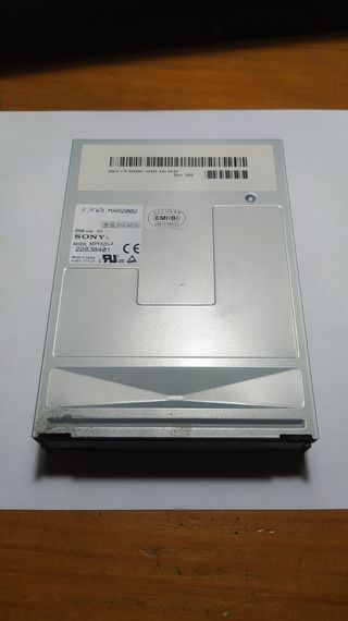 Disquetera Sony MPF920-F 2002 Retro