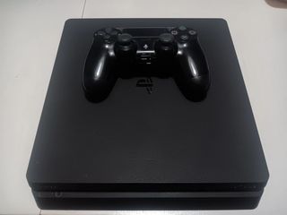 PS4 1TB y MANDO