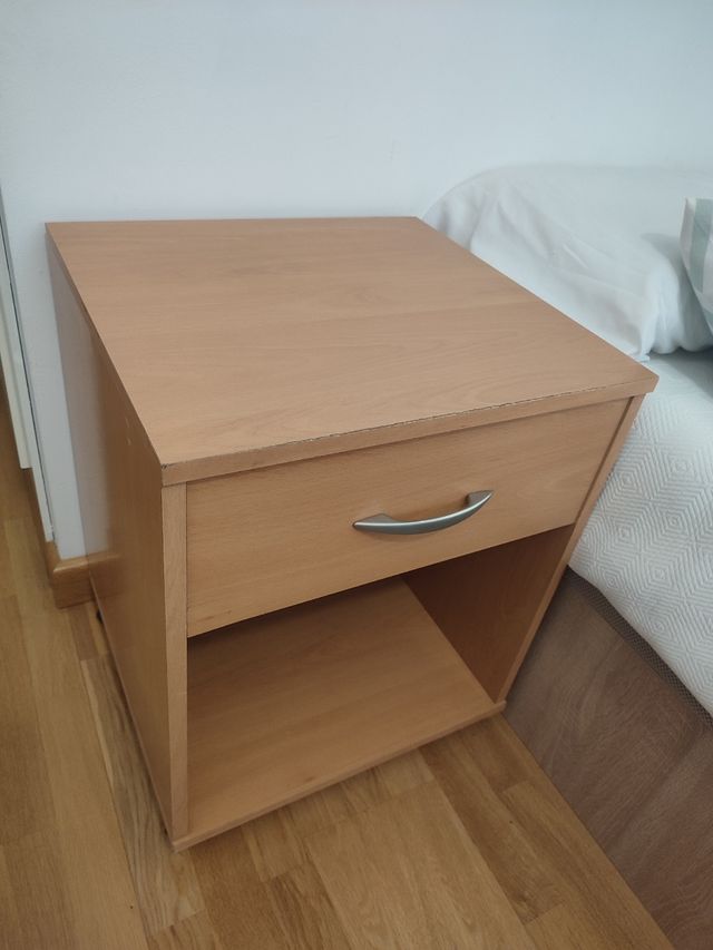 Último precio: Mesita de noche o auxiliar