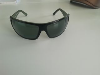 Gafas de sol de óptica Carolina Herrera con funda