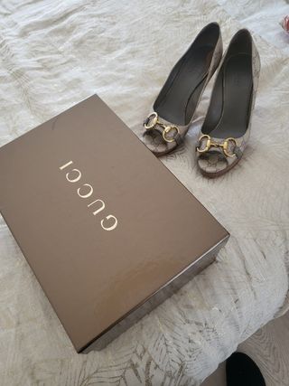 Zapatos Gucci Beige de tacon 