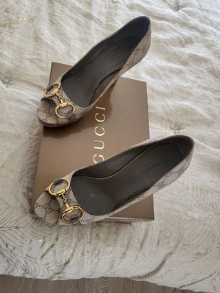 Zapatos Gucci Beige de tacon 