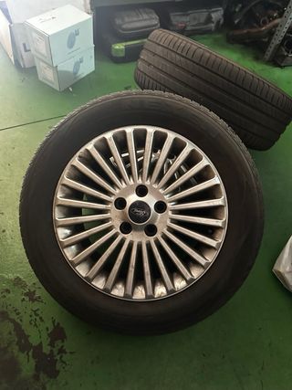 LLANTAS CON GOMAS PARA RUSTIR/DERRAPAR