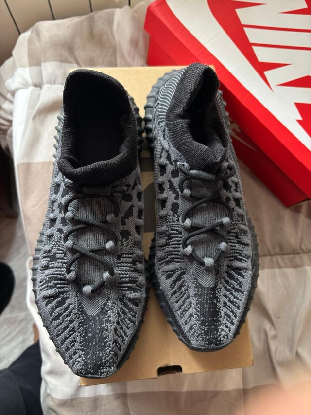 YZY 350 V2 CMPCT Adidas