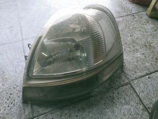 Faro izquierdo Nissan interestar