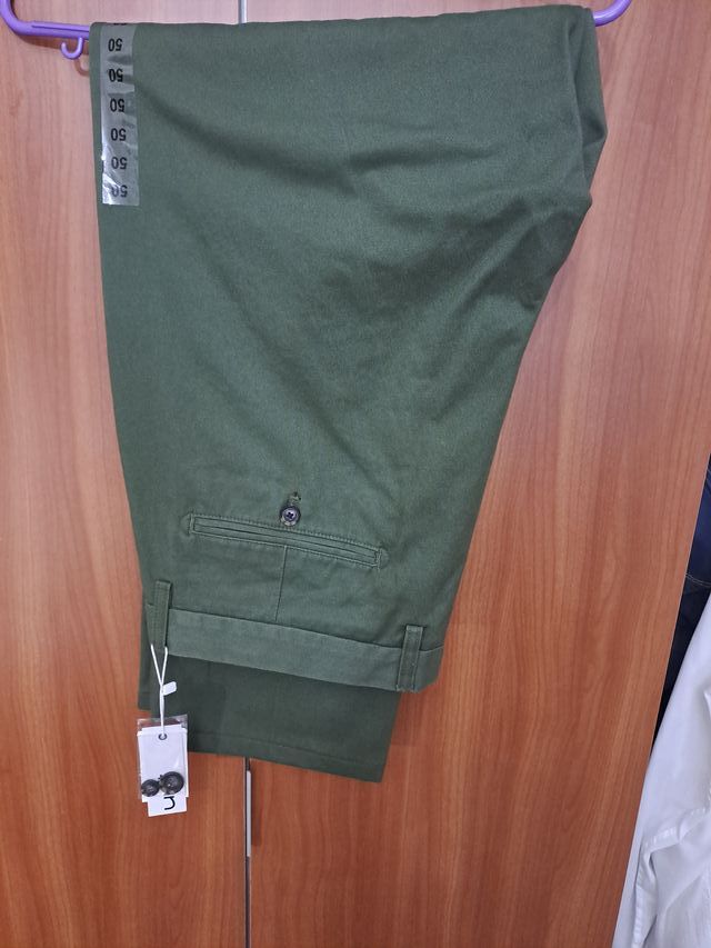 Pantalón chino verde nuevo