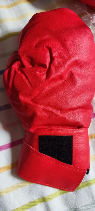 Maquina boxeo musical con guantes 