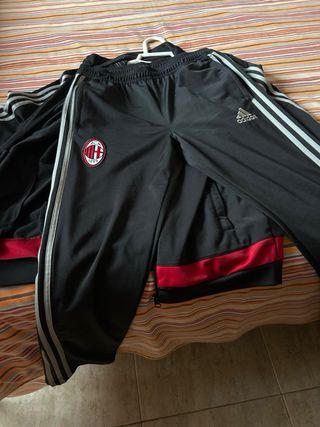 tres chandals: Milan Betis y Napoles