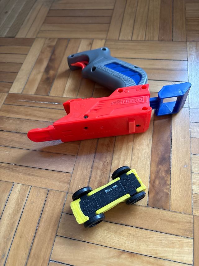 NErf nitro lanza coches hasbro foam car.