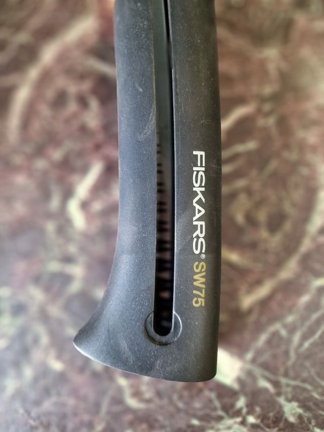 Serrucho plegable FISKARS SW75