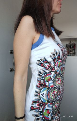 Vestido blanco con mandala de Sfera