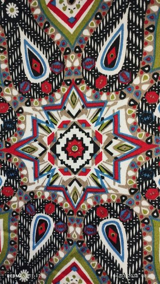 Vestido blanco con mandala de Sfera