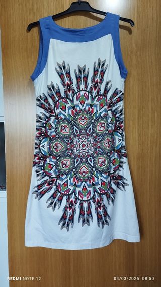 Vestido blanco con mandala de Sfera