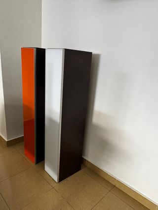 Estanterías cerradas para colgar