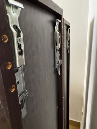 Estanterías cerradas para colgar