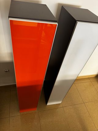 Estanterías cerradas para colgar