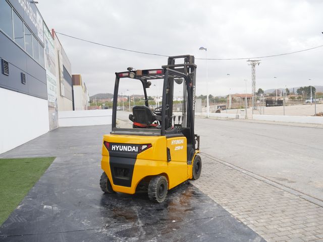 CARRETILLA ELEVADORA HYUNDAI 25BH-9
