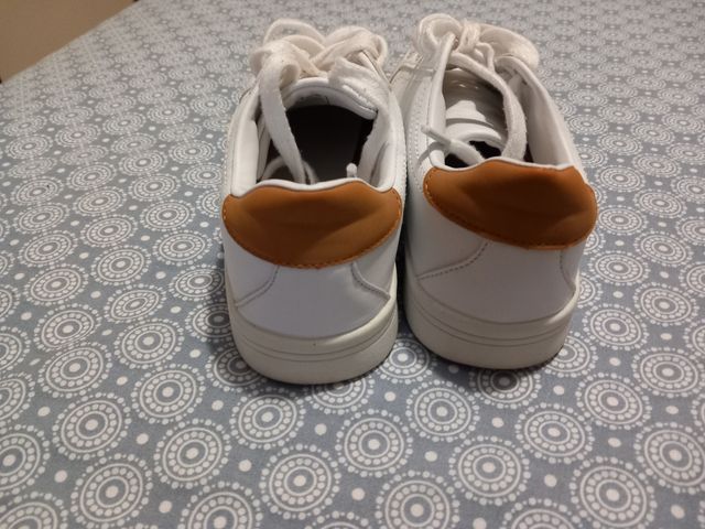 Tenis blancos Lefties