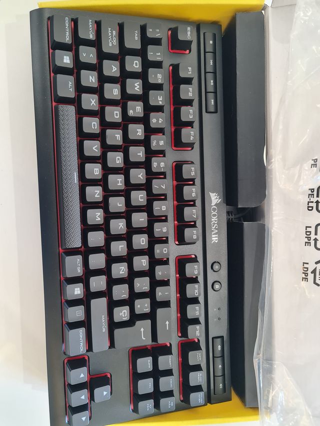 TECLADO MECANICO CORSAIR K63