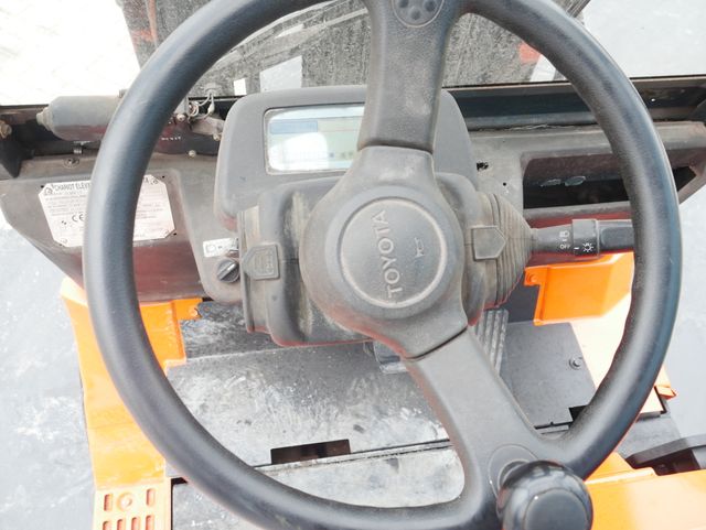 CARRETILLA ELEVADORA TOYOTA 7FBMF 25