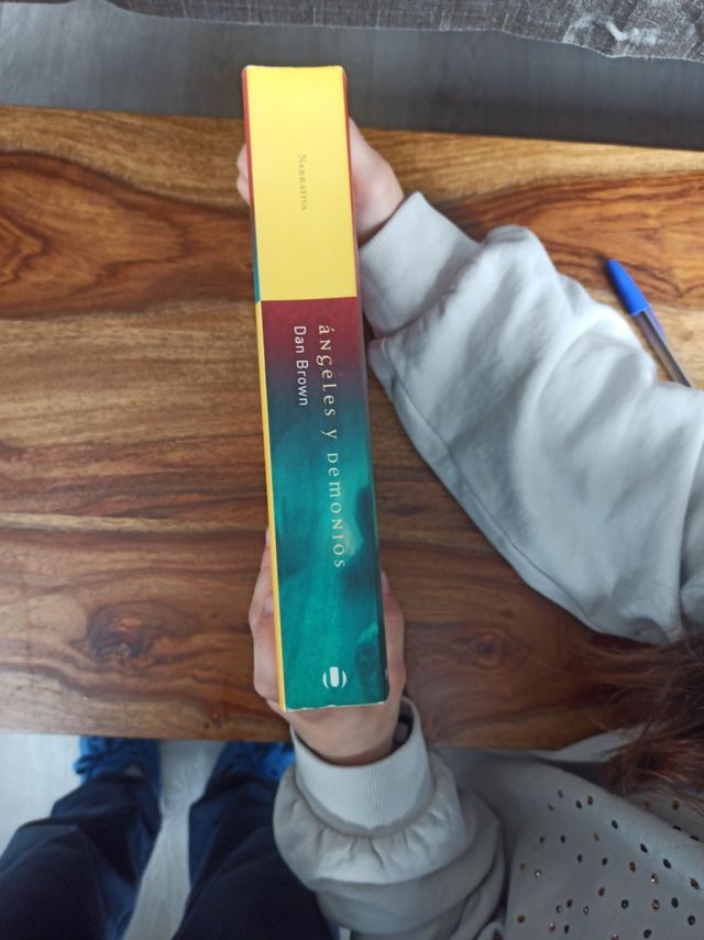 Angeles y Demonios / Angels and Demons (Spanish Edition)