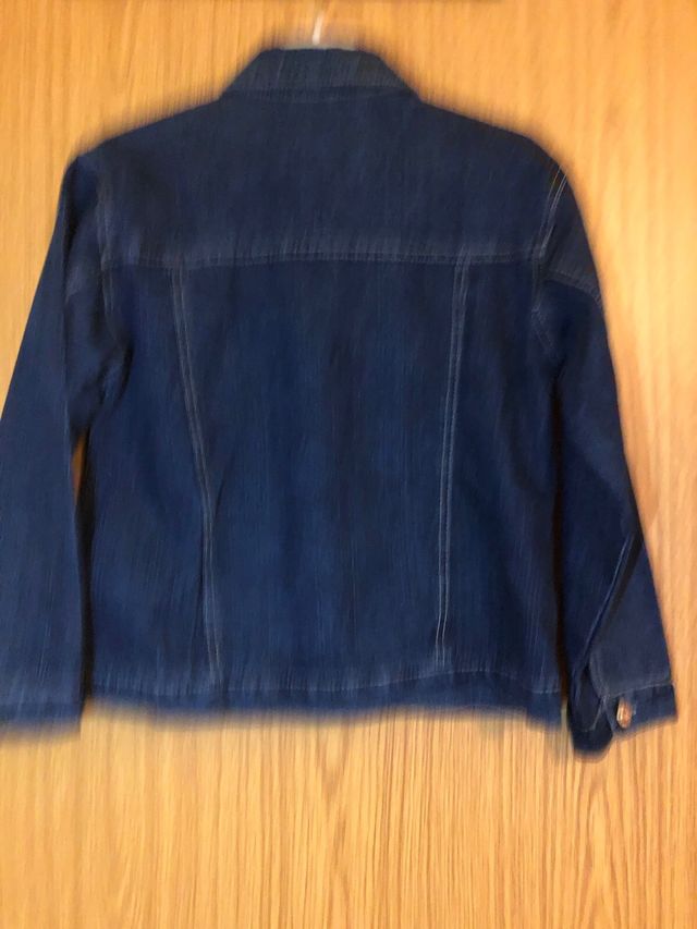 Chaqueta vaquera niña bordada