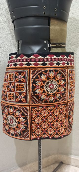 Mini falda étnica talla S Pull and Bear