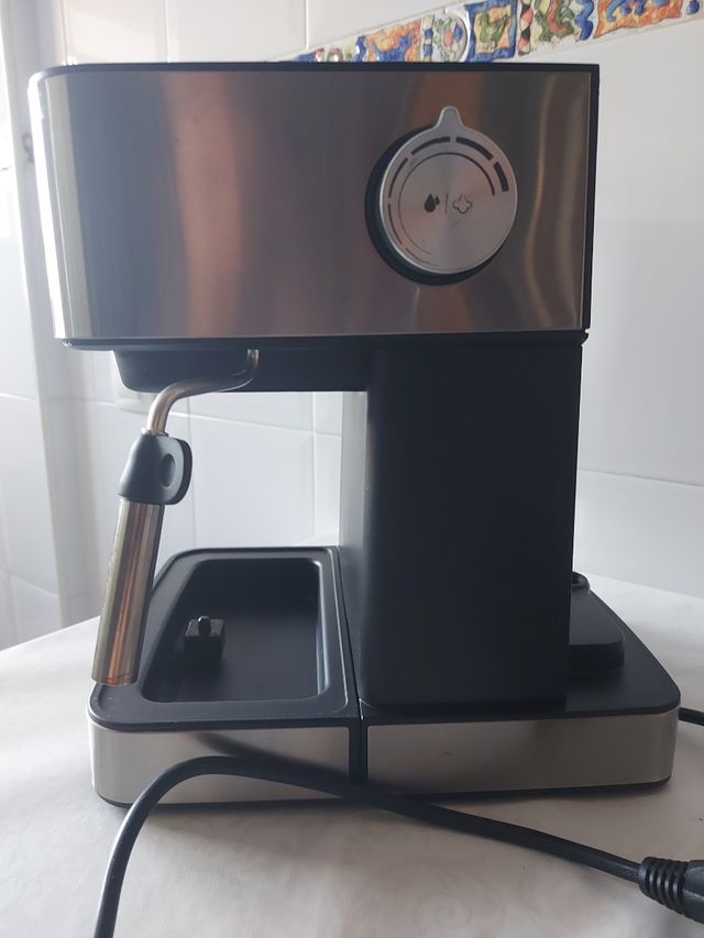Macchina da caffè espresso.Cecotec